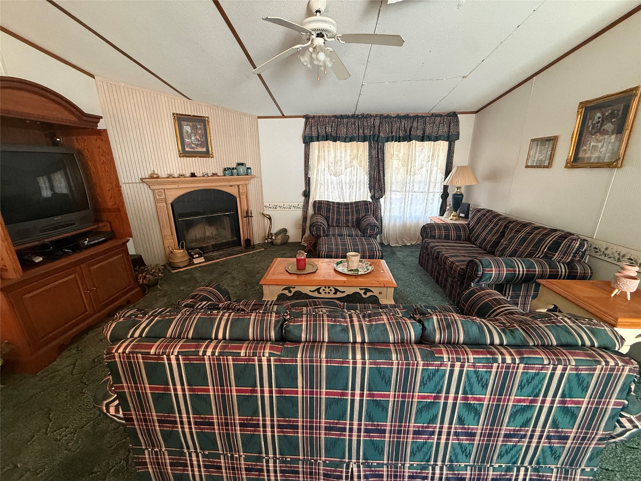 305 Canadian Drive Trinity, TX 75862 - Photo 12 of 29 a bed room with a bed and a television