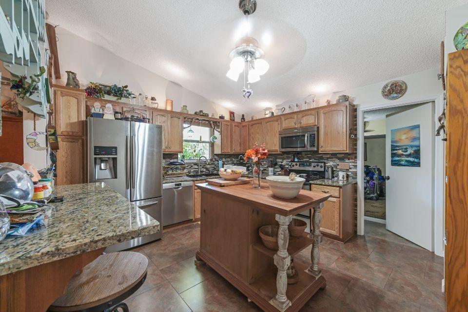 5525 3rd Road Lake Worth, FL 33467 - Photo 11 of 45 Kitchen 02