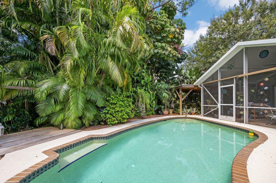 5525 3rd Road Lake Worth, FL 33467 - Photo 29 of 45 Rear 10