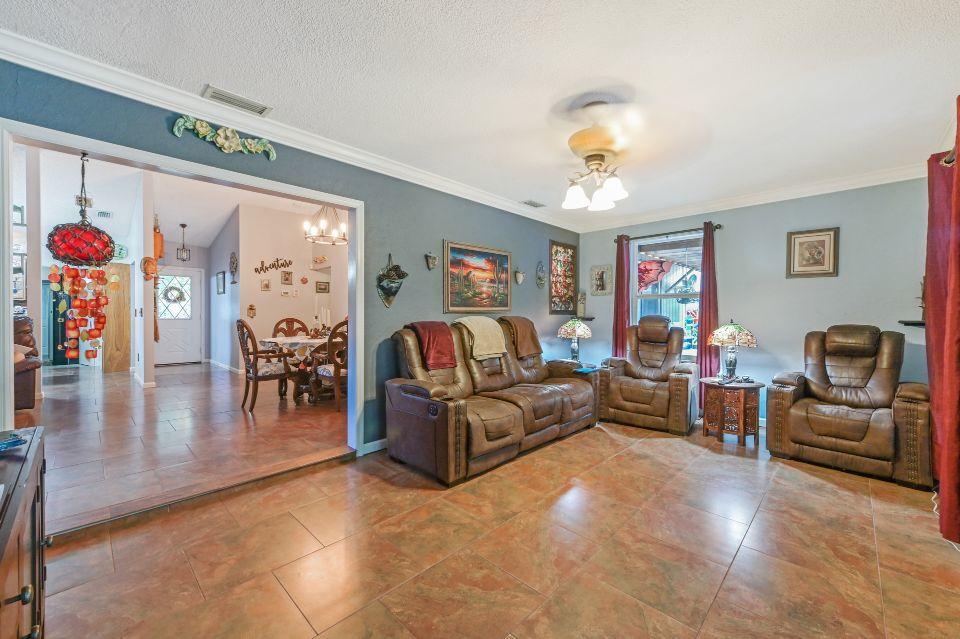 5525 3rd Road Lake Worth, FL 33467 - Photo 5 of 45 Living 02