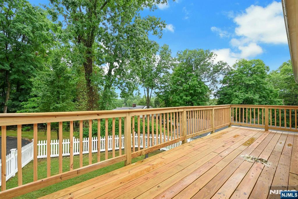26 Alpine Drive Wayne, NJ 07470 - Photo 18 of 45