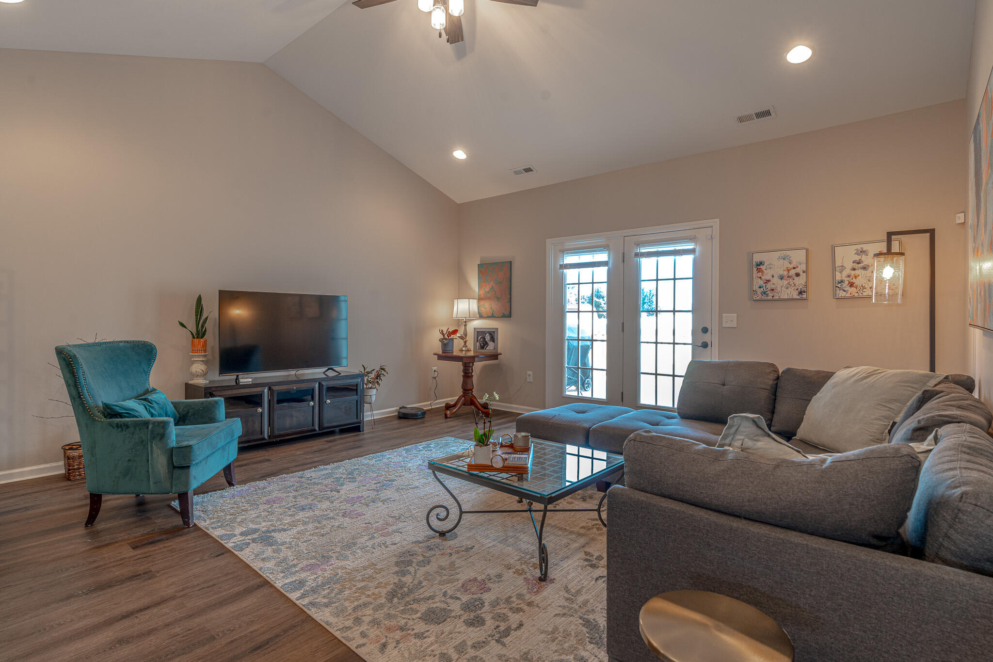 1802 West Ruritan Road Roanoke, VA 24012 - Photo 3 of 31 Great Room