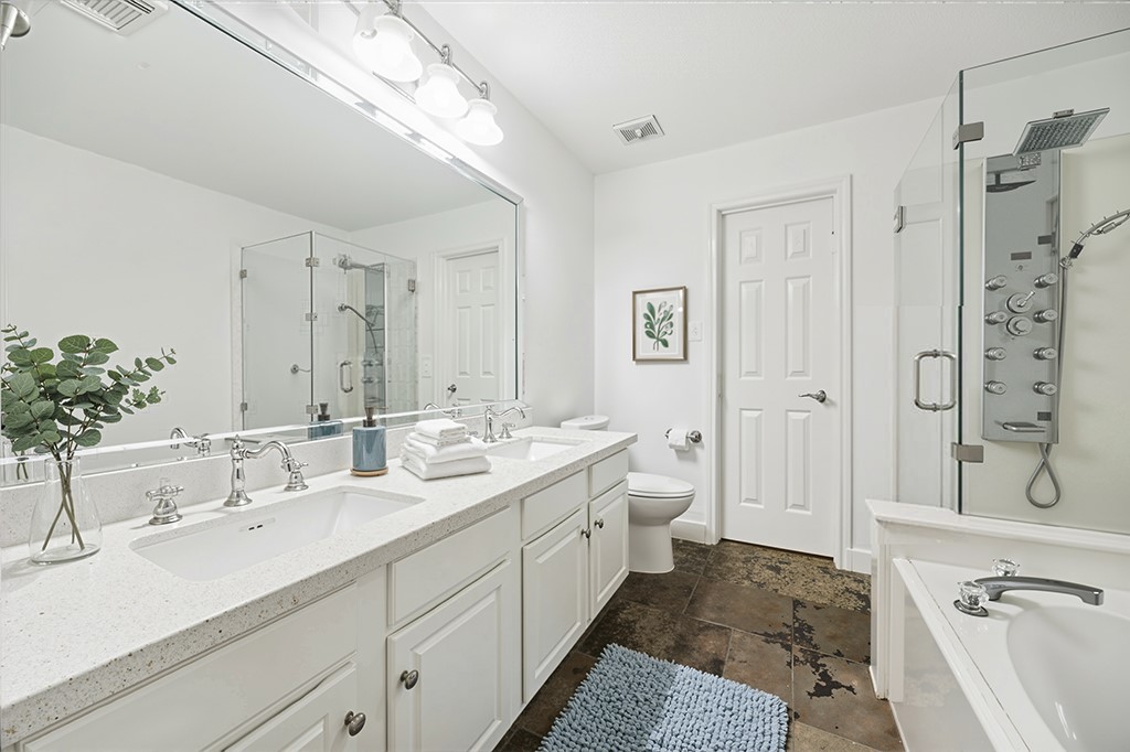 227 Blushwood Place Spring, TX 77382 - Photo 21 of 30 Virtually staged primary bath