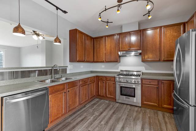 722 Hanbury Drive Des Plaines, IL 60016 - Photo 11 of 25