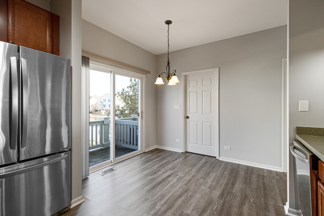 722 Hanbury Drive Des Plaines, IL 60016 - Photo 12 of 25