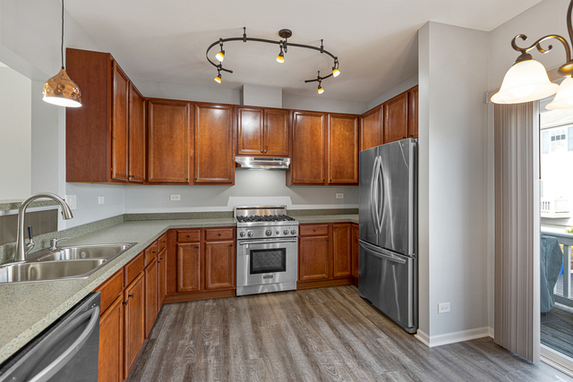 722 Hanbury Drive Des Plaines, IL 60016 - Photo 9 of 25