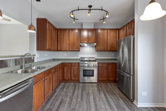 722 Hanbury Drive Des Plaines, IL 60016 - Photo 10 of 25