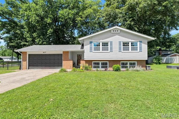 $324,900 | 607 North 10th Street, Mascoutah, IL 62258