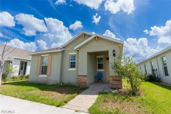 $275,000 | 802 Friendship Circle, LaBelle, FL 33935
