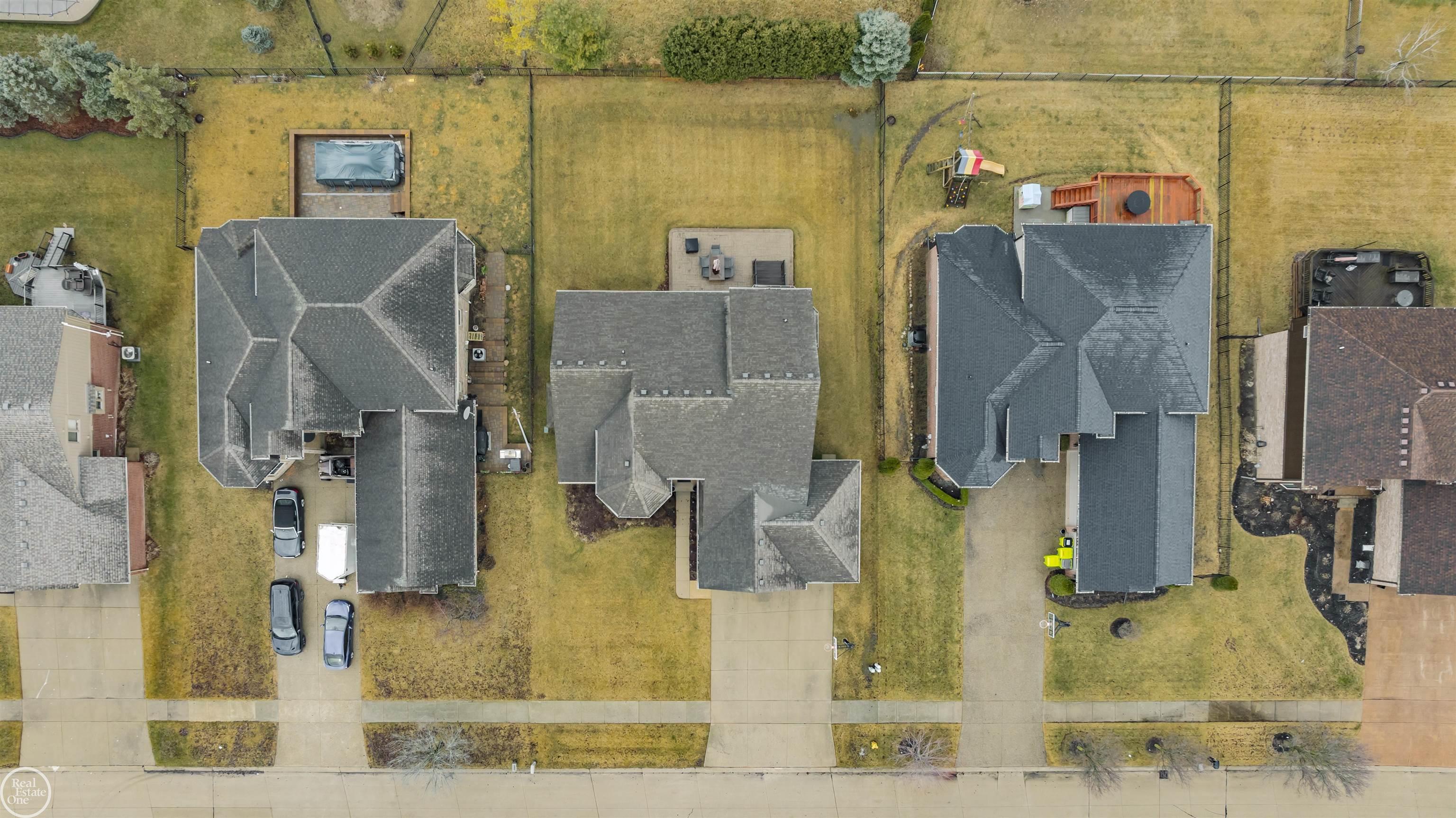 50442 Nesting Ridge Drive Macomb, MI 48044 - Photo 52 of 54 50168039-55e74249-8872-4376-a338-048135586138.JPG