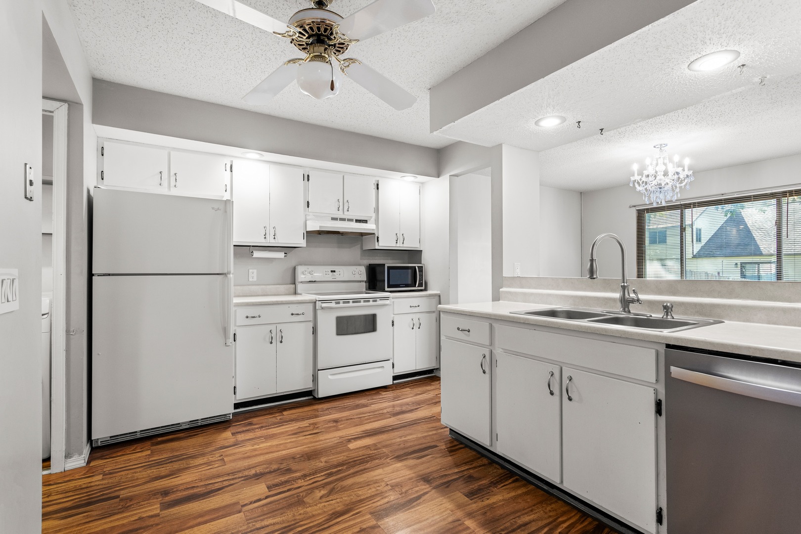 726 Higgins Road Champaign, IL 61822 - Photo 12 of 24 Gallery Image 12
