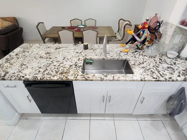 $2,300 | 6013 10th Avenue North, Unit 208, Greenacres, FL 33463