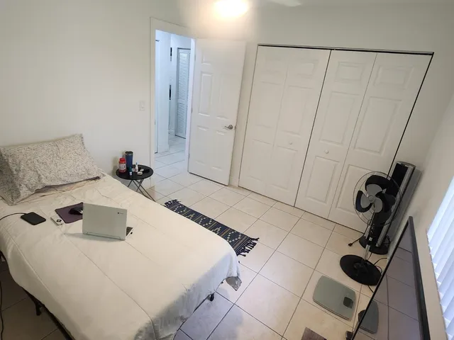 $2,300 | 6013 10th Avenue North, Unit 208, Greenacres, FL 33463