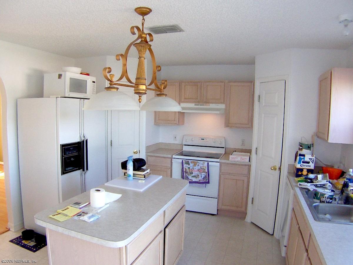 129 Reeding Ridge Drive East Jacksonville, FL 32225 - Photo 5 of 12 Kitchen