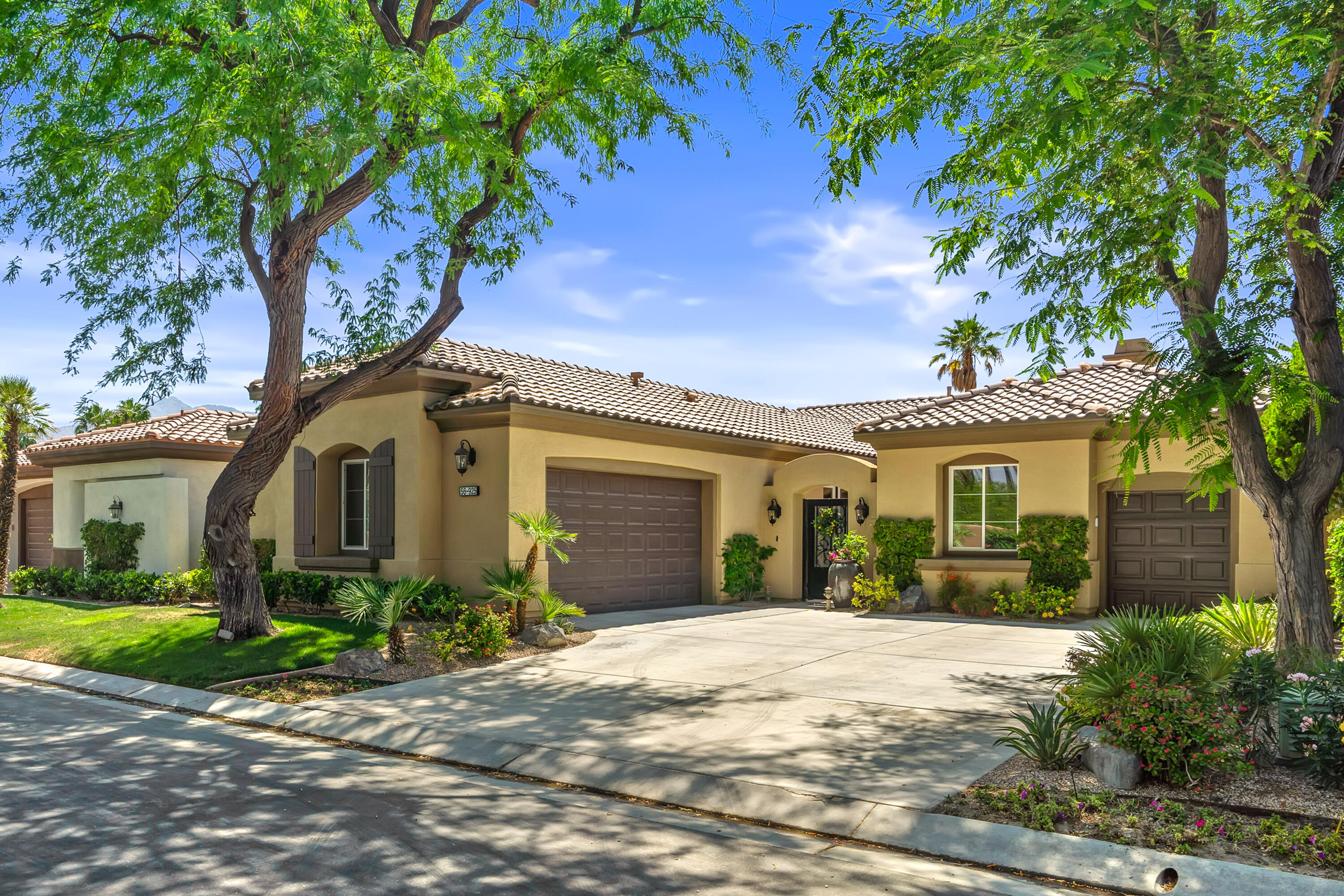 56925 Mountain View La Quinta, CA 92253 - Photo 7 of 57 Front of home