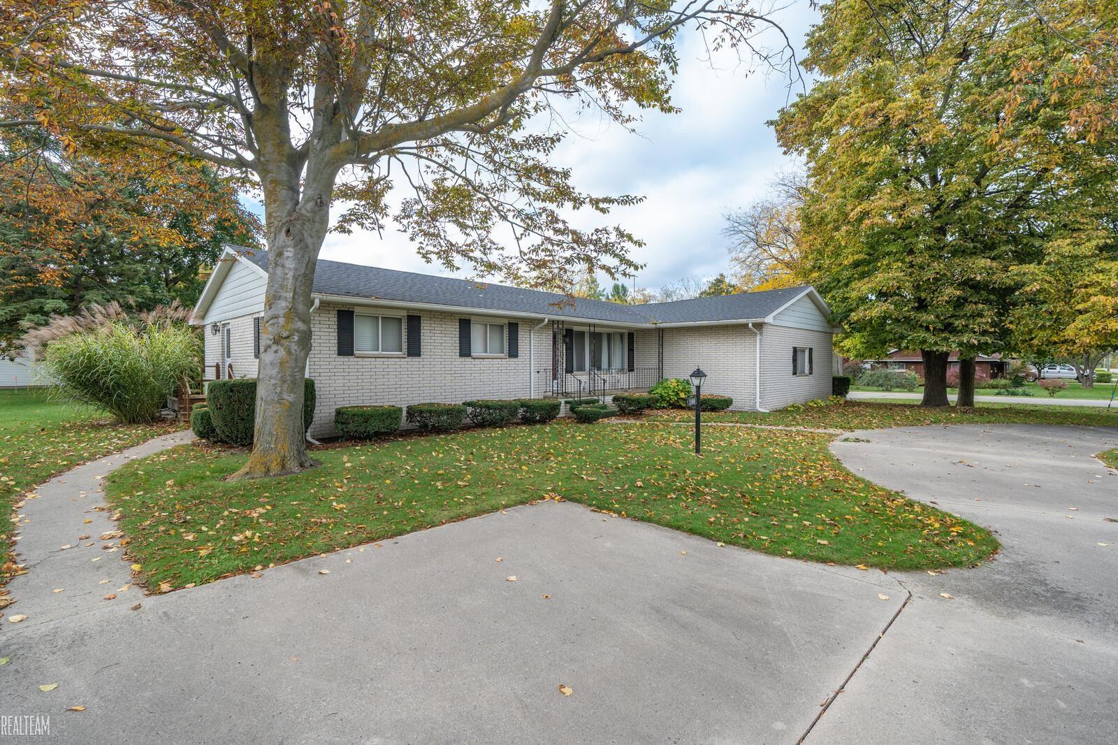 188 East Bay Street Sebewaing, MI 48759 - Photo 2 of 29