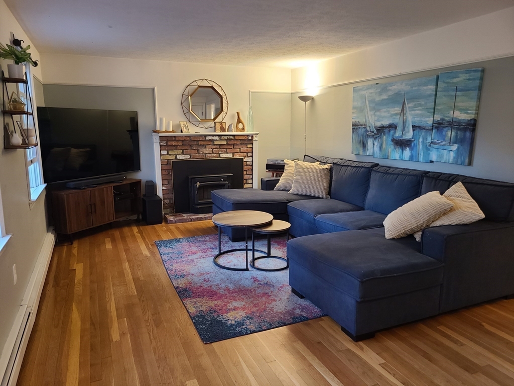 409 Webster Street Marshfield, MA 02050 - Photo 3 of 34 Gallery Image 3