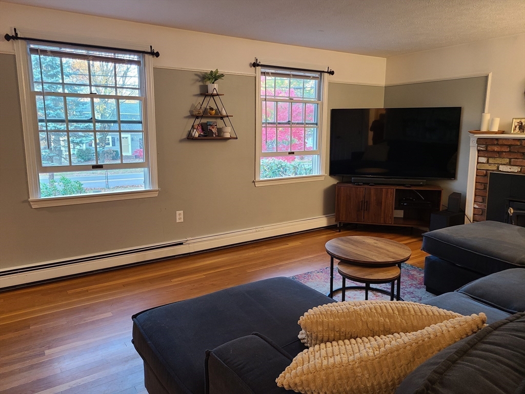 409 Webster Street Marshfield, MA 02050 - Photo 4 of 34 Gallery Image 4