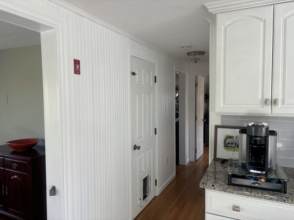 409 Webster Street Marshfield, MA 02050 - Photo 8 of 34 Gallery Image 8
