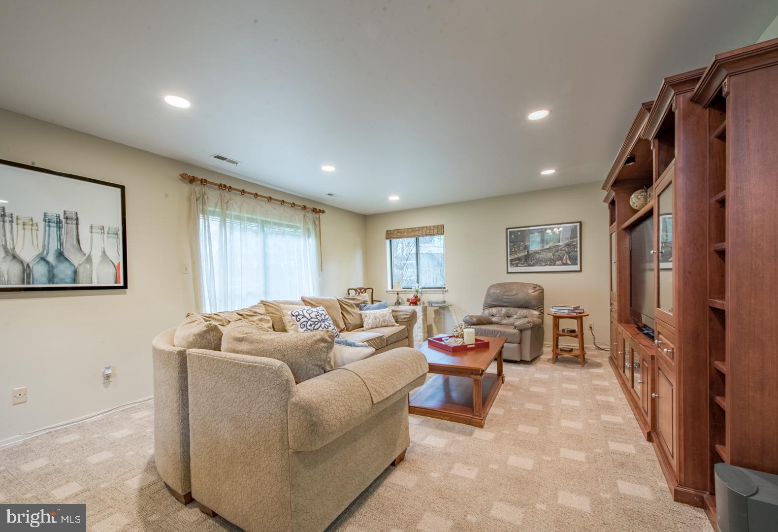 2000 Burdock Road Baltimore, MD 21209 - Photo 8 of 40 Gallery Image 8