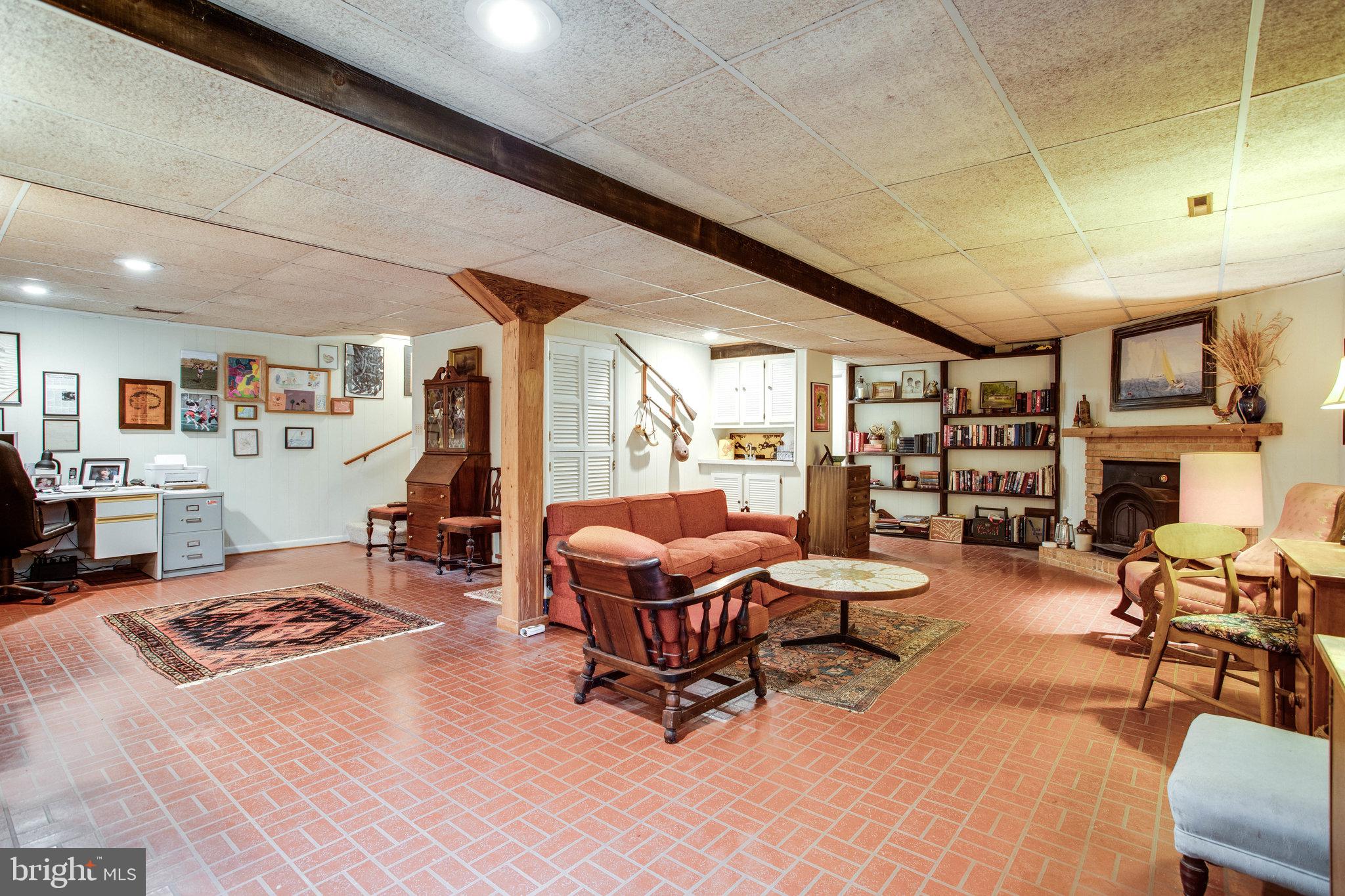 800 Clear Spring Road Great Falls, VA 22066 - Photo 22 of 37 Sprawling space