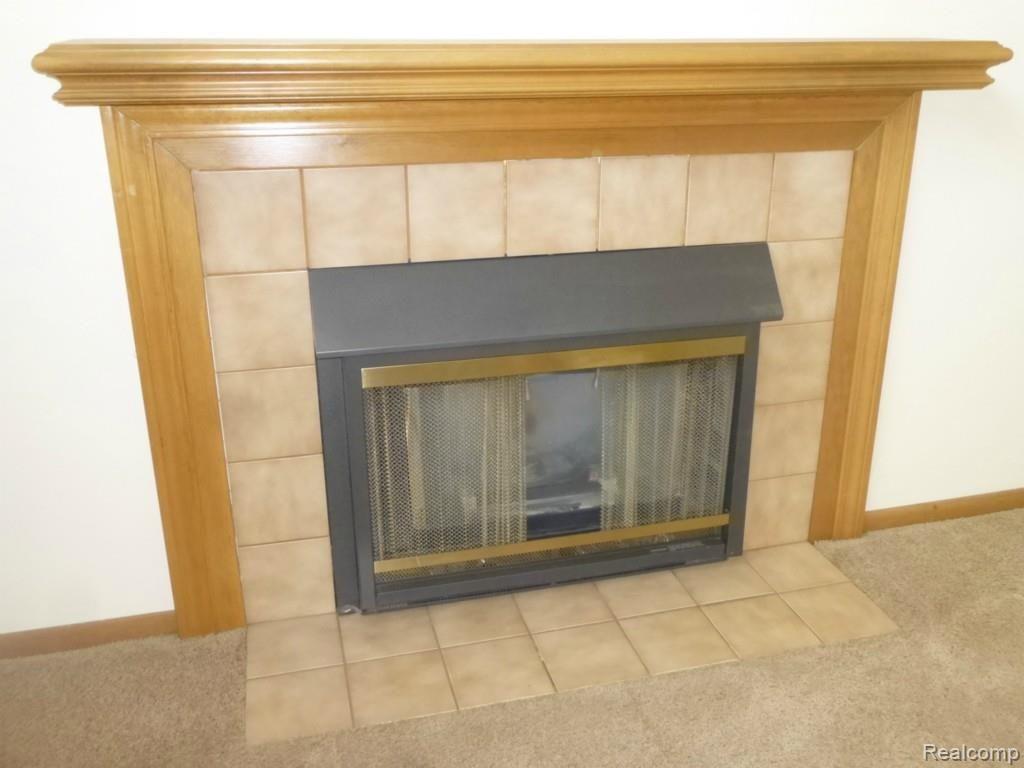 32319 Marblehead Road Farmington, MI 48336 - Photo 17 of 38 P1070916.jpg
