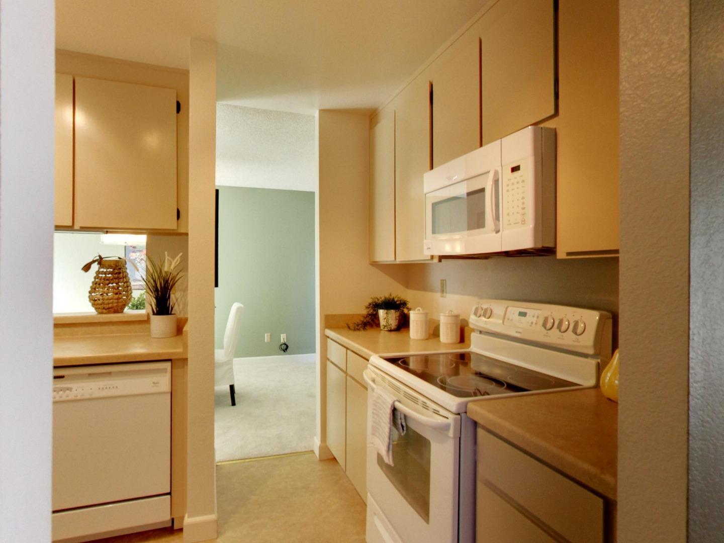 70 Forest Ridge Road, Unit 28 Monterey, CA 93940 - Photo 6 of 37 Gallery Image 6
