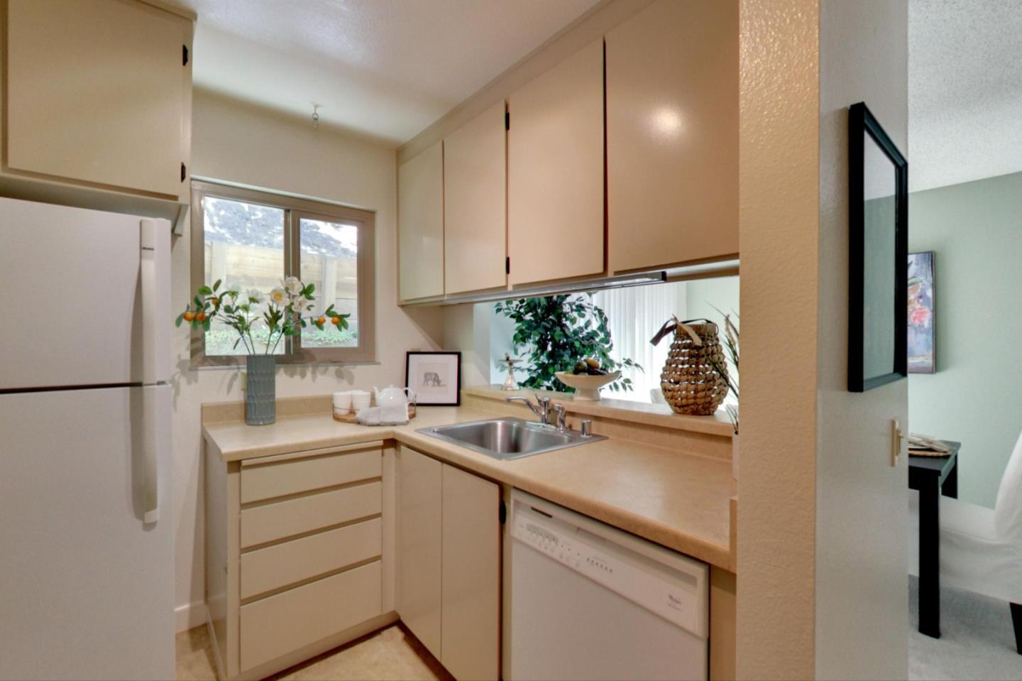 70 Forest Ridge Road, Unit 28 Monterey, CA 93940 - Photo 7 of 37 Gallery Image 7