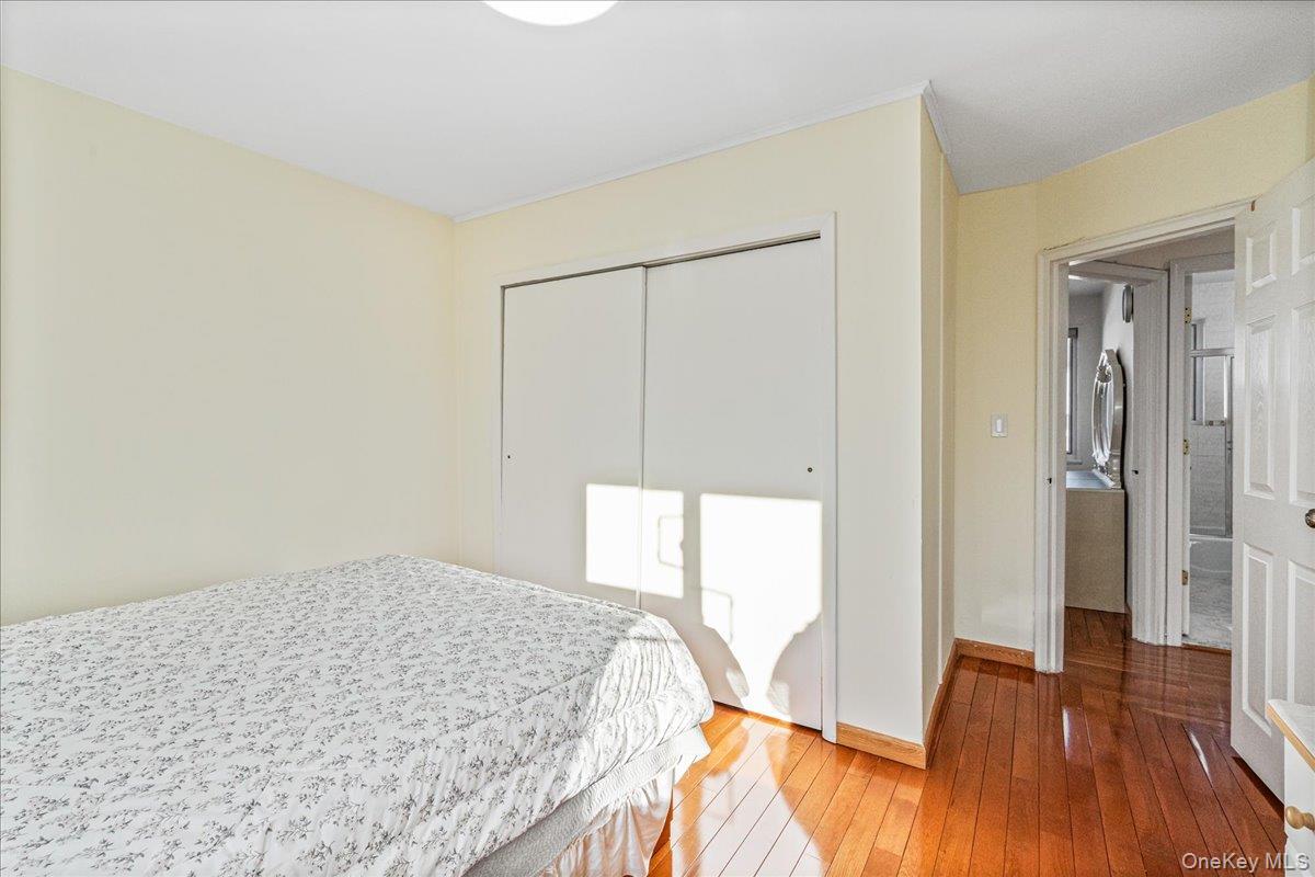 218-07 73rd Avenue, Unit UPPR Queens, NY 11364 - Photo 14 of 23 a view of bedroom