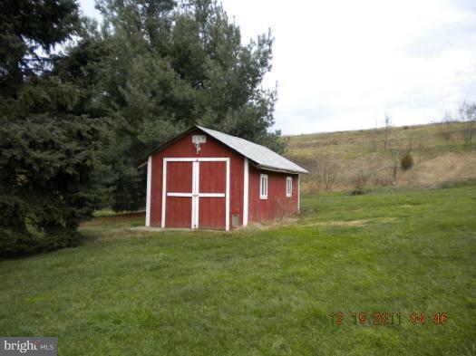 1400 Stone Chapel Road New Windsor, MD 21776 - Photo 4 of 17 SHED