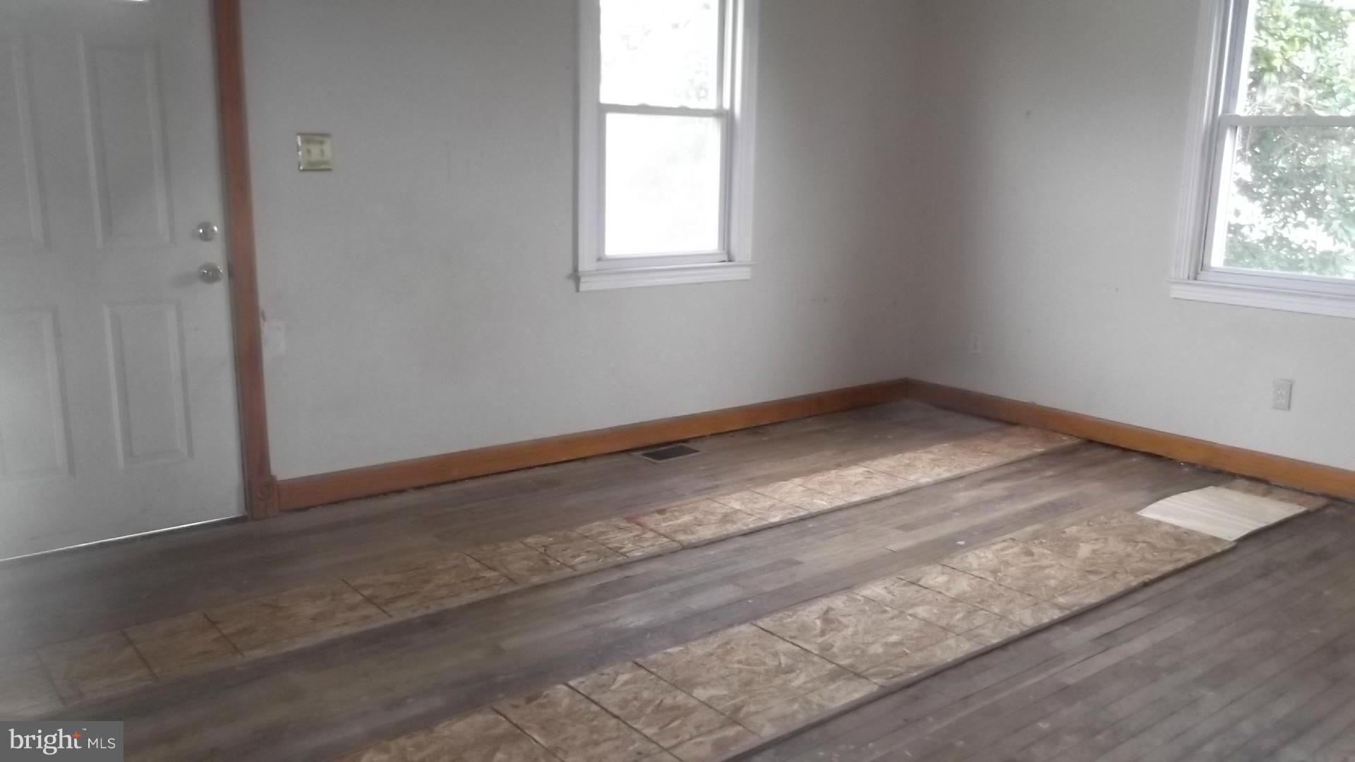 4109 Eder Road Baltimore, MD 21222 - Photo 8 of 11 Family Room