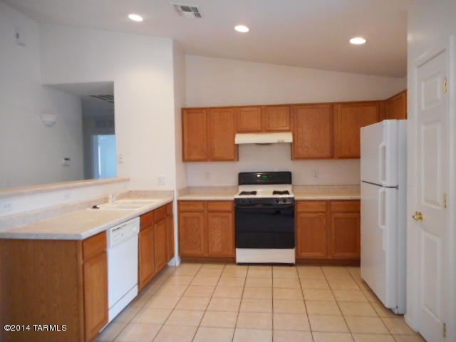 8404 West Benidorm Loop Tucson, AZ 85757 - Photo 9 of 33