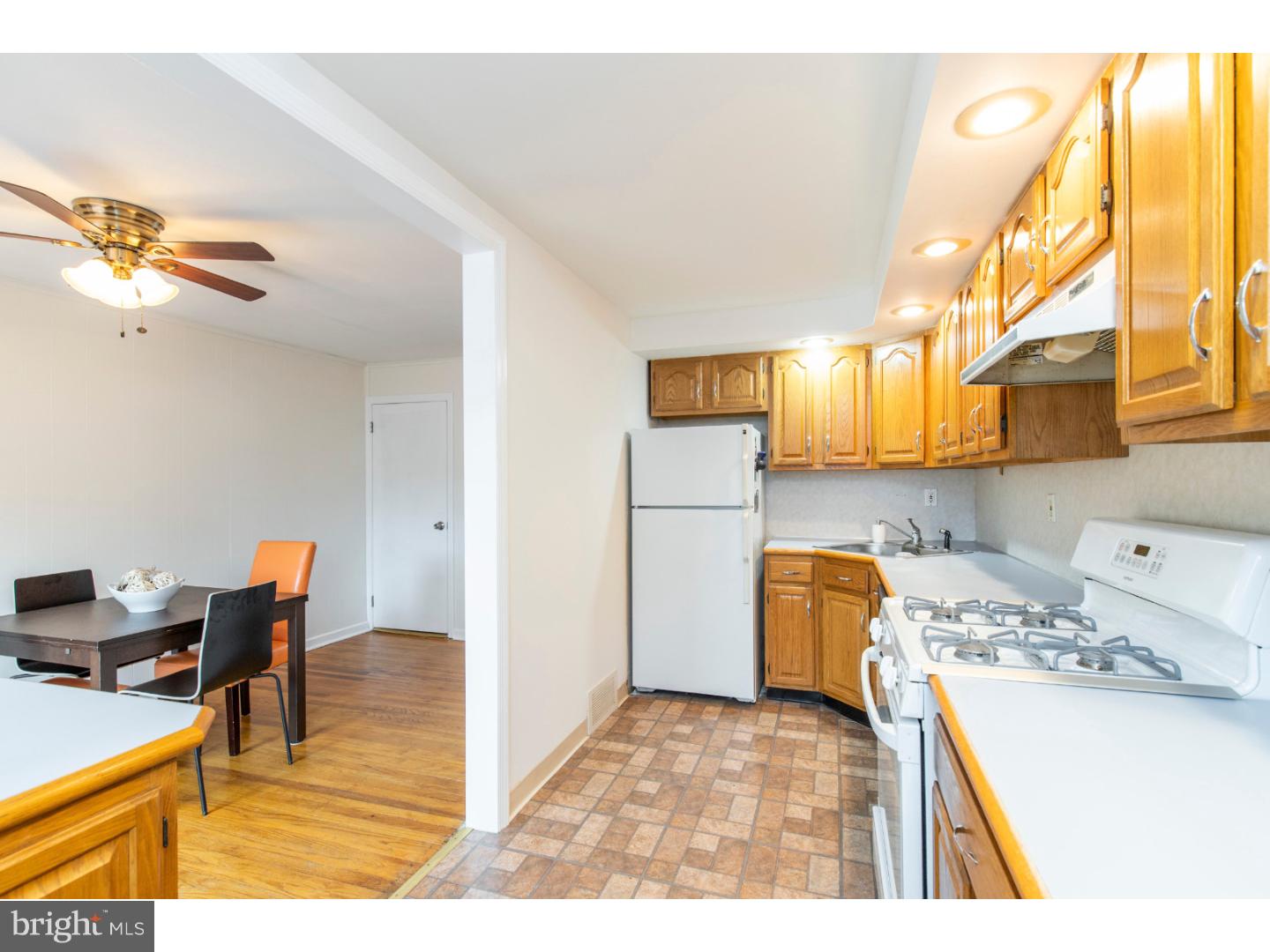 2032 Heather Road Folcroft, PA 19032 - Photo 8 of 18