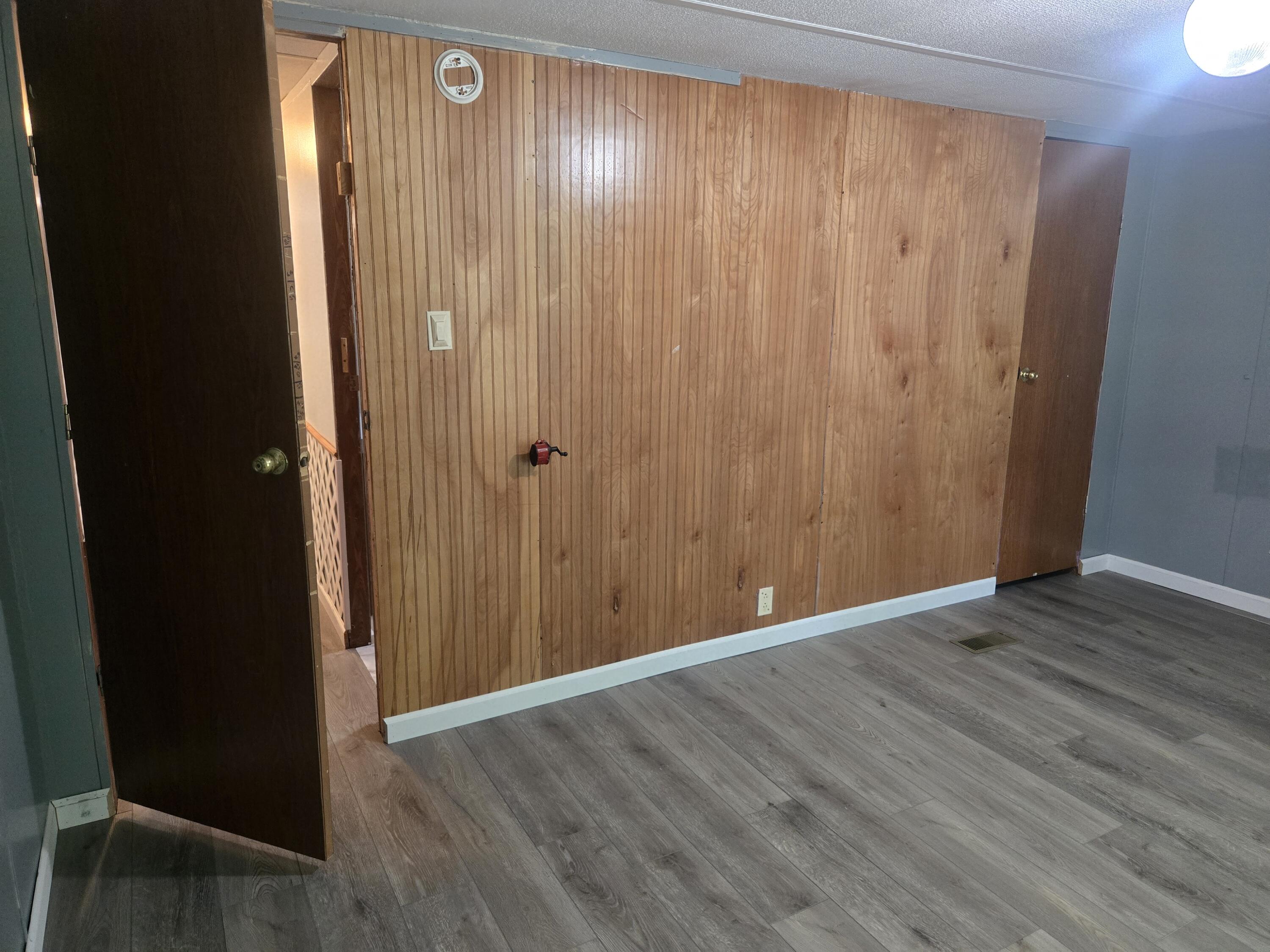 787 Boss Road, Unit 3 Chickamauga, GA 30707 - Photo 8 of 15 2nd Bedroom Accent Wall