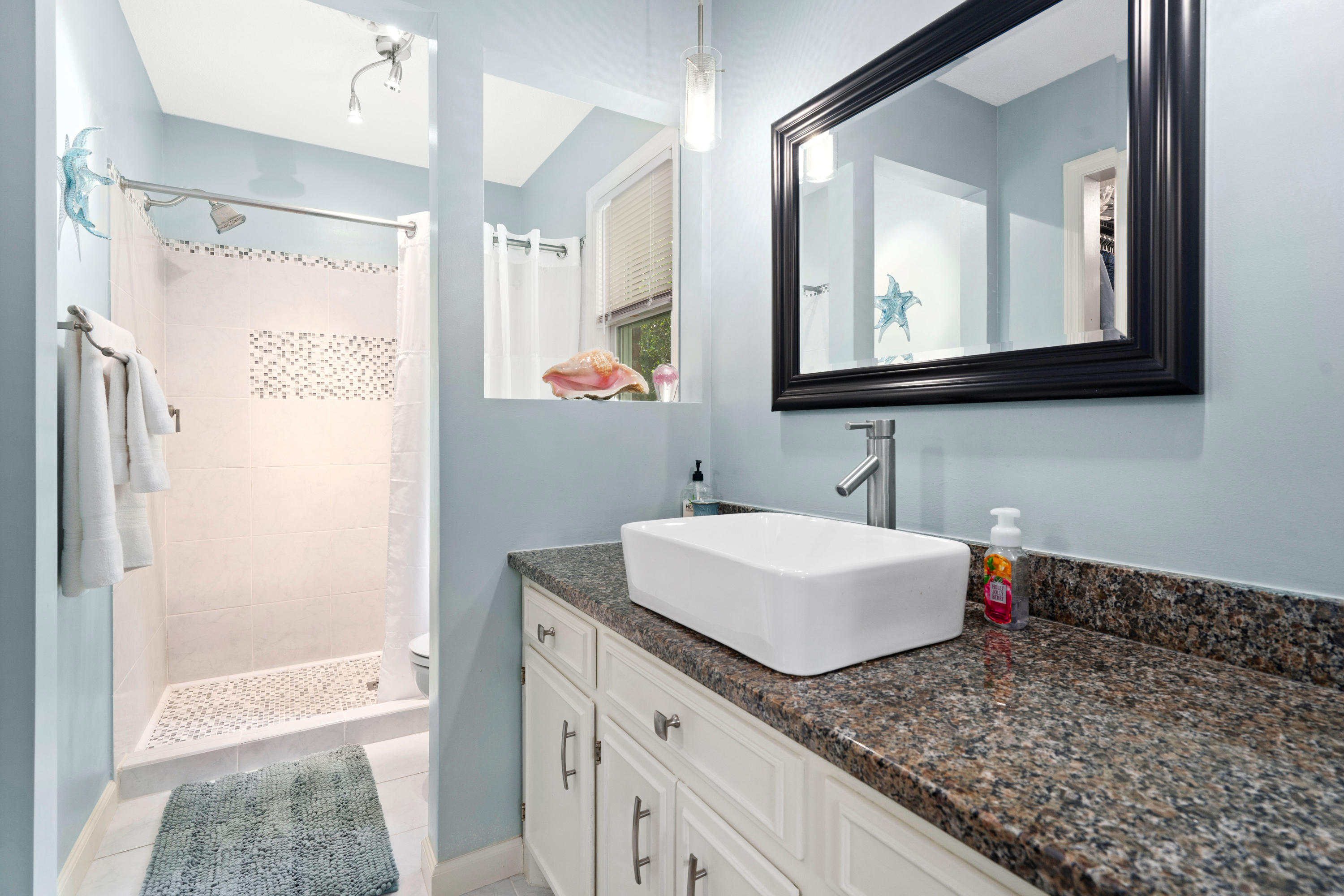 1054 Yeamans Hall Road Hanahan, SC 29410 - Photo 14 of 28 Owner's Bath