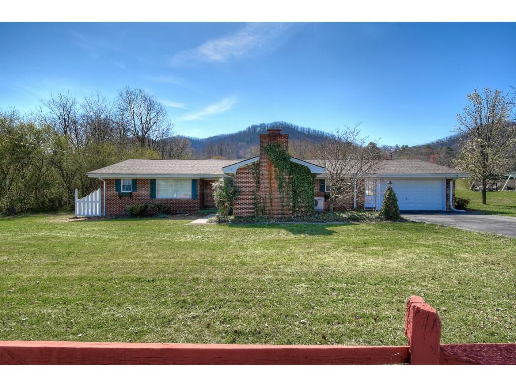 1556 Chestoa Pike Erwin, TN 37650 - Photo 1 of 36 Photo 1