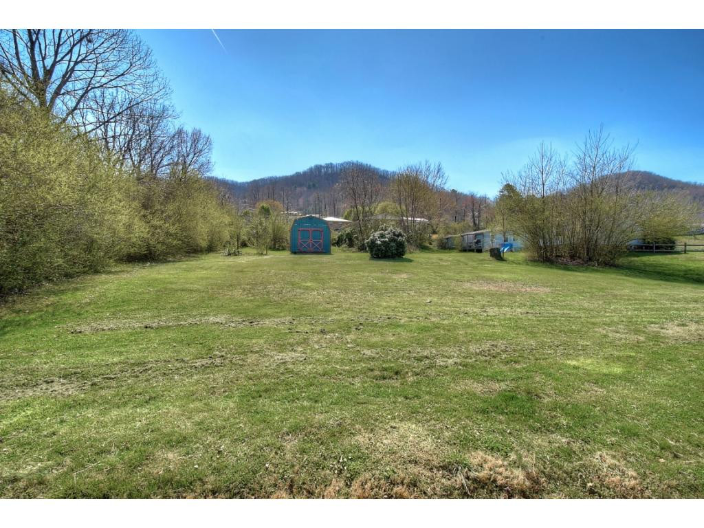 1556 Chestoa Pike Erwin, TN 37650 - Photo 33 of 36 Photo 33