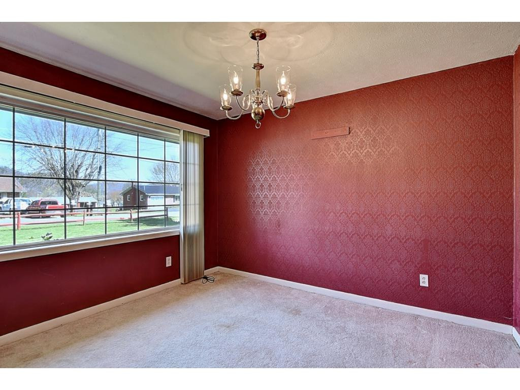 1556 Chestoa Pike Erwin, TN 37650 - Photo 8 of 36 Photo 8
