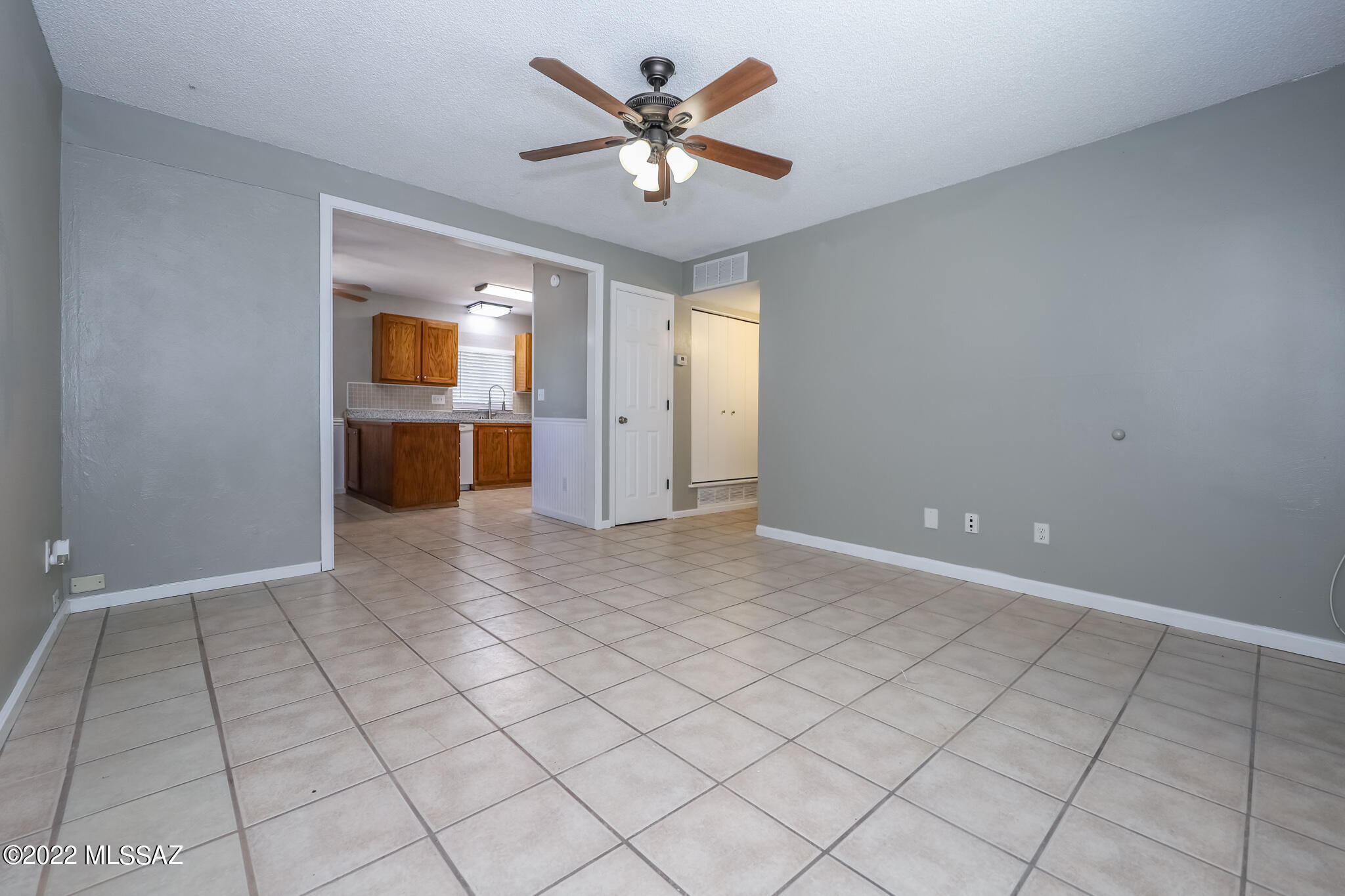 6505 East Escalante Road Tucson, AZ 85730 - Photo 4 of 25