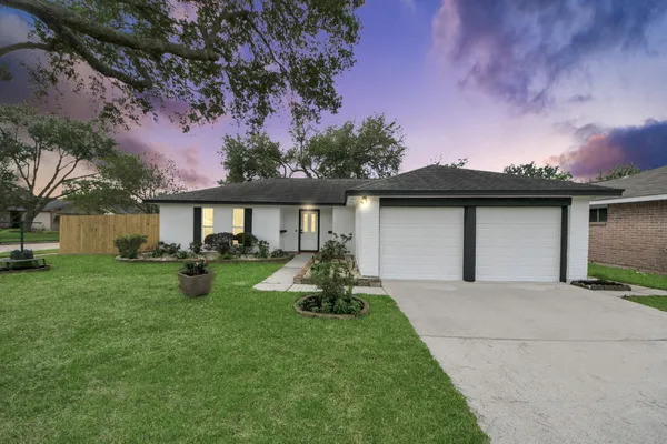 $309,000 | 16222 Forest Bend Avenue, Friendswood, TX 77546