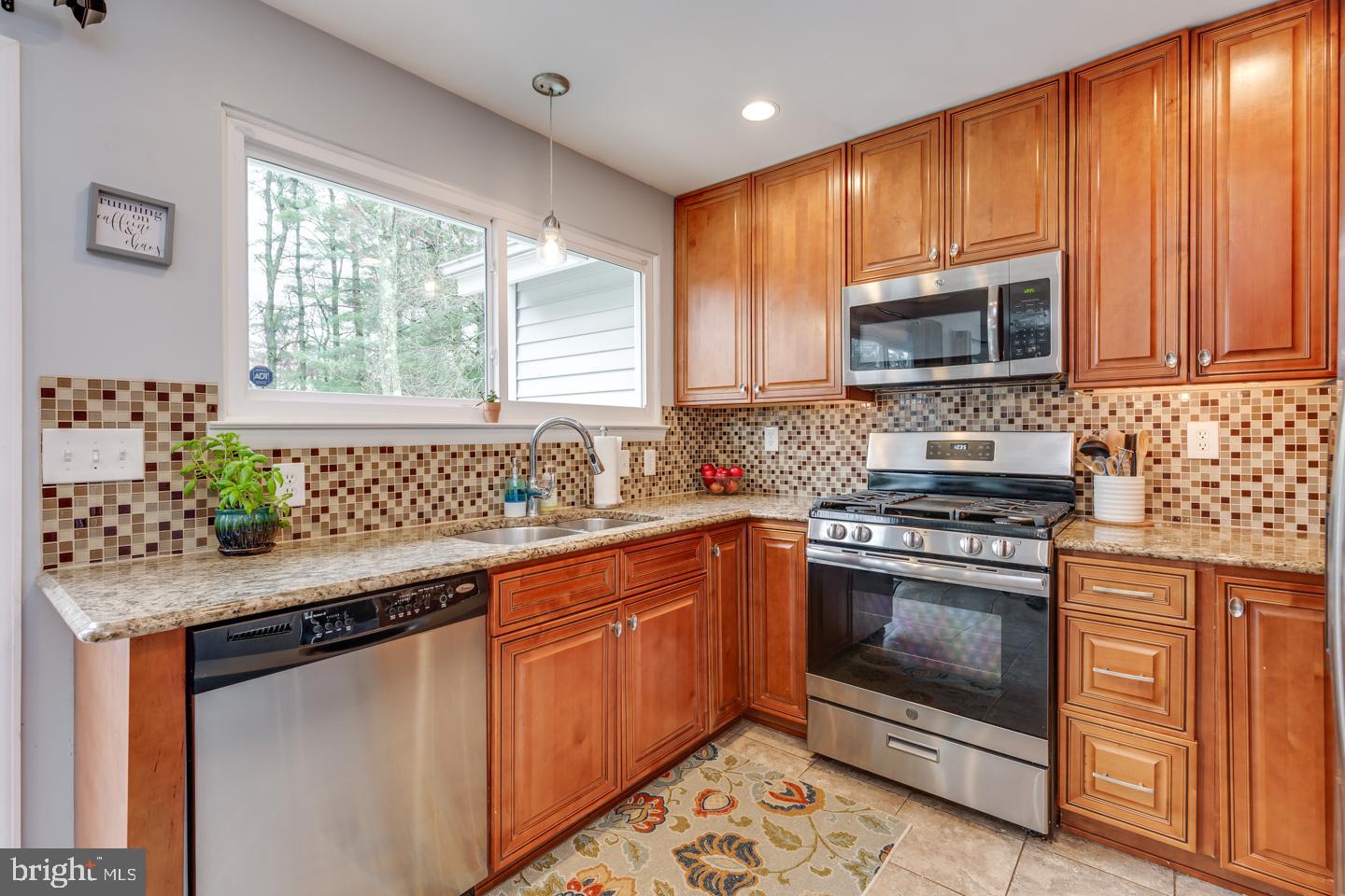 7 Christopher Mill Road Medford, NJ 08055 - Photo 9 of 32 Updated Kitchen