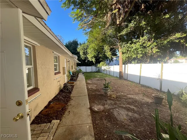 $985 | 2357-2361 Lafayette Street, Fort Myers, FL 33901