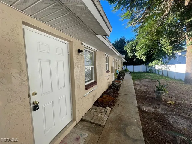 $985 | 2357-2361 Lafayette Street, Fort Myers, FL 33901