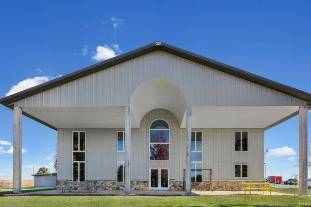 $975,000 | 8796 South Us 231, Brookston, IN 47923