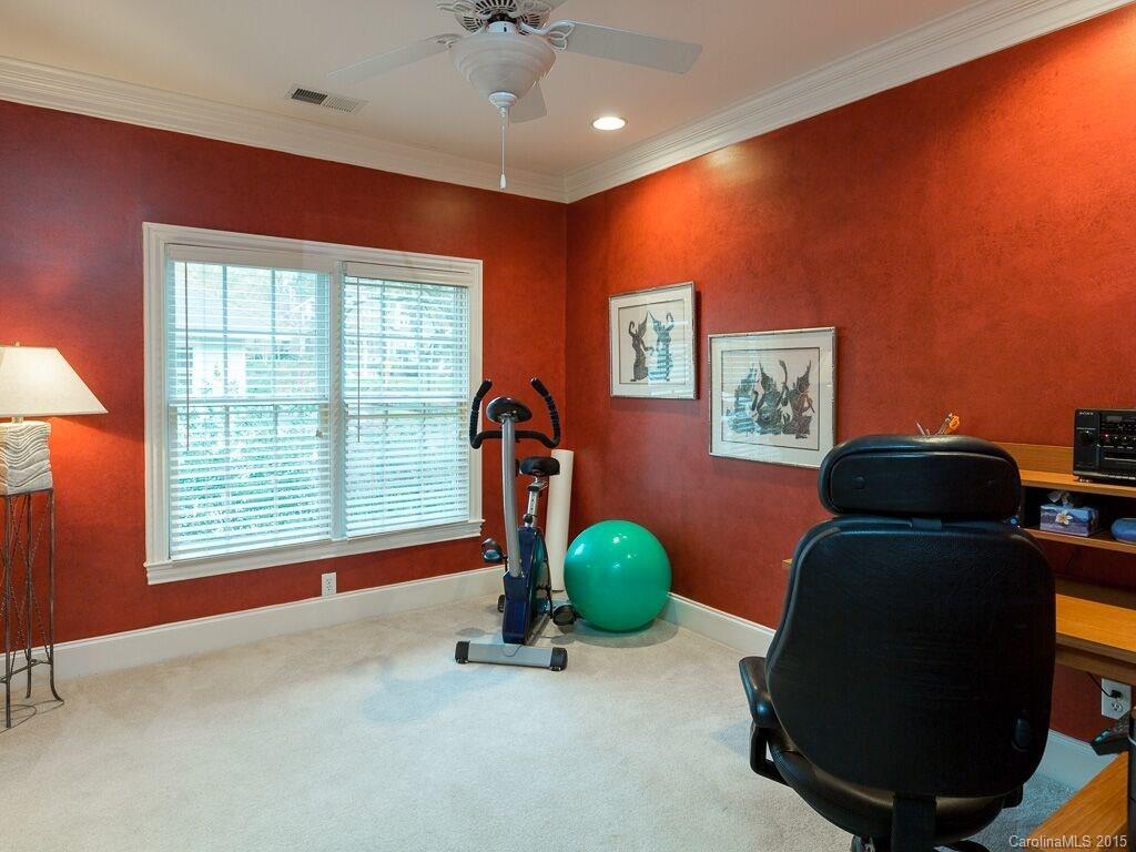527 Queens Road, Unit 527 Charlotte, NC 28207 - Photo 16 of 24 Gallery Image 16