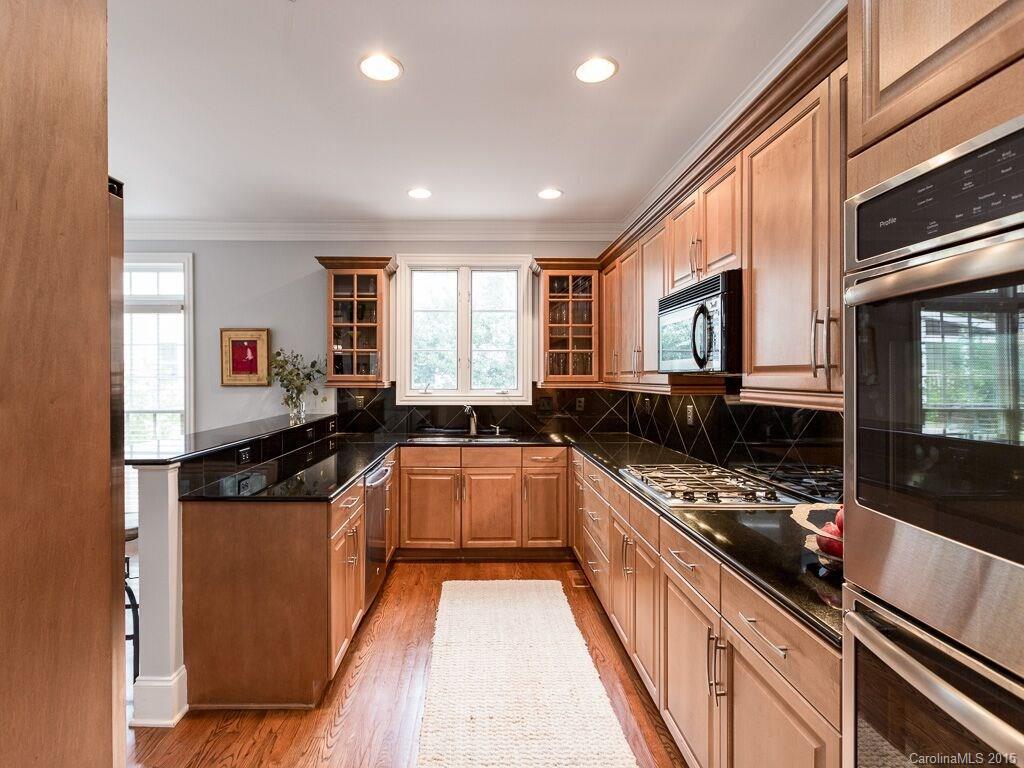 527 Queens Road, Unit 527 Charlotte, NC 28207 - Photo 7 of 24 Gallery Image 7