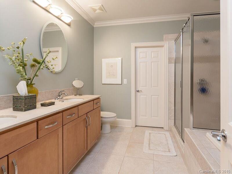 527 Queens Road, Unit 527 Charlotte, NC 28207 - Photo 10 of 24 Gallery Image 10