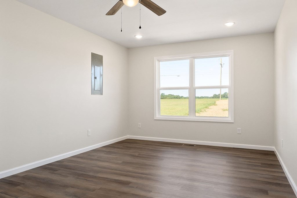 14305 Old Kentucky Road Walling, TN 38587 - Photo 17 of 31 Gallery Image 17