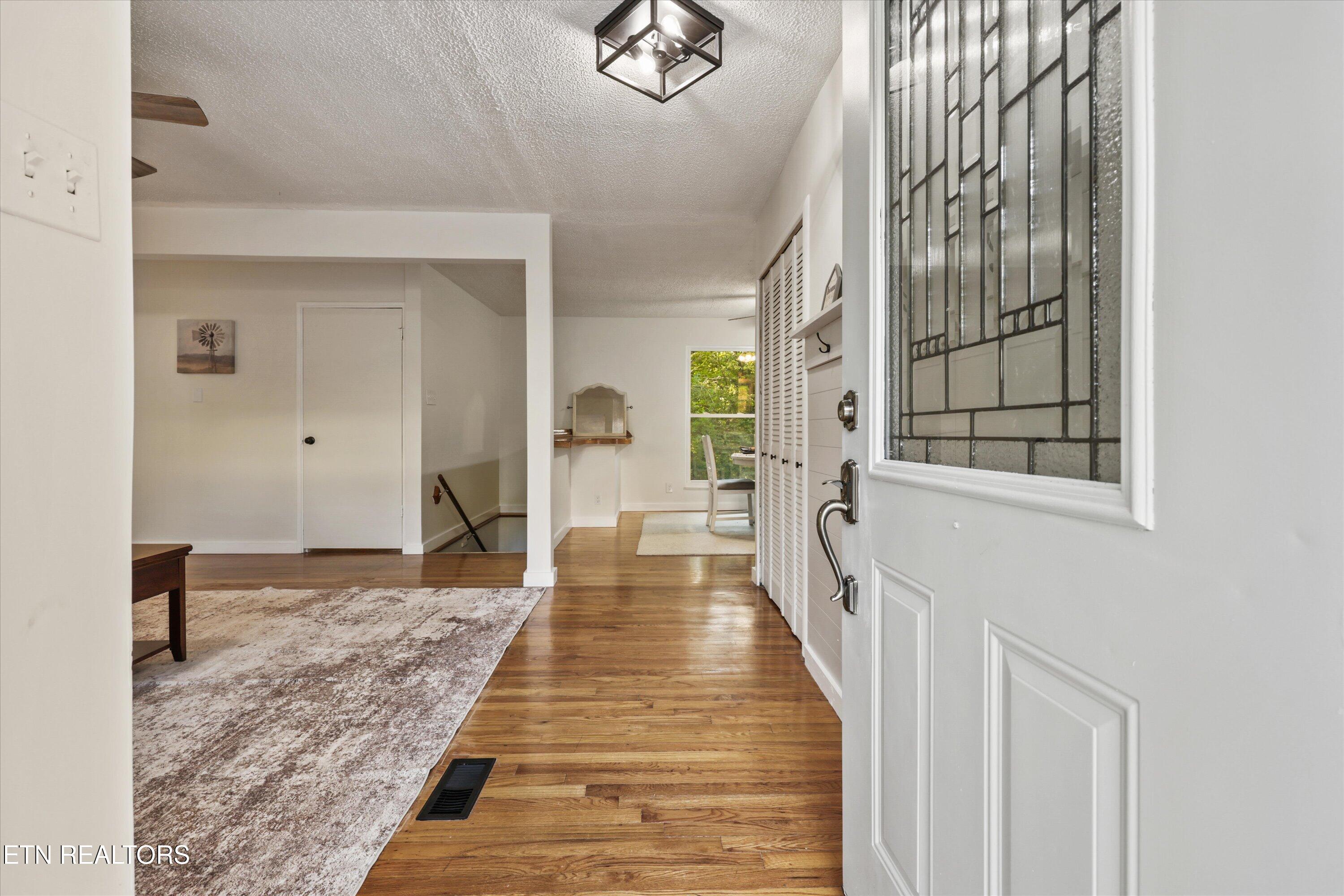 129 Amherst Lane Oak Ridge, TN 37830 - Photo 2 of 39 07-129 Amherst Ln 10
