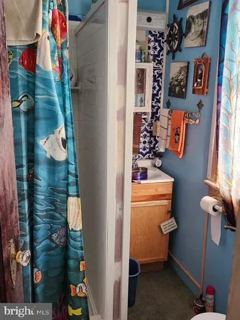 view of a bathroom